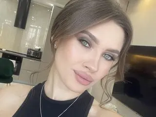 Naked SheillaCet